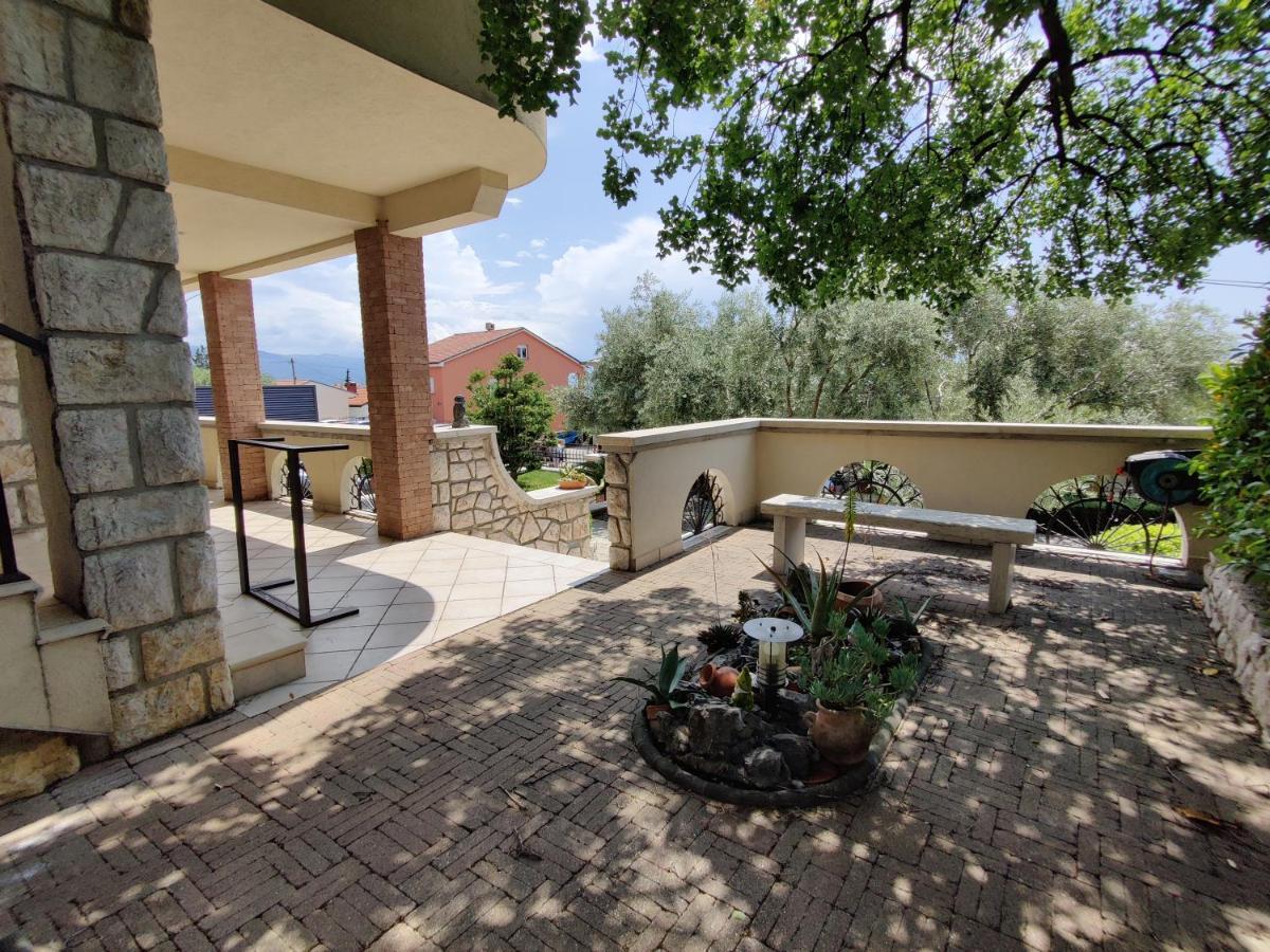 Biuk Apartments Novi Vinodolski Kültér fotó