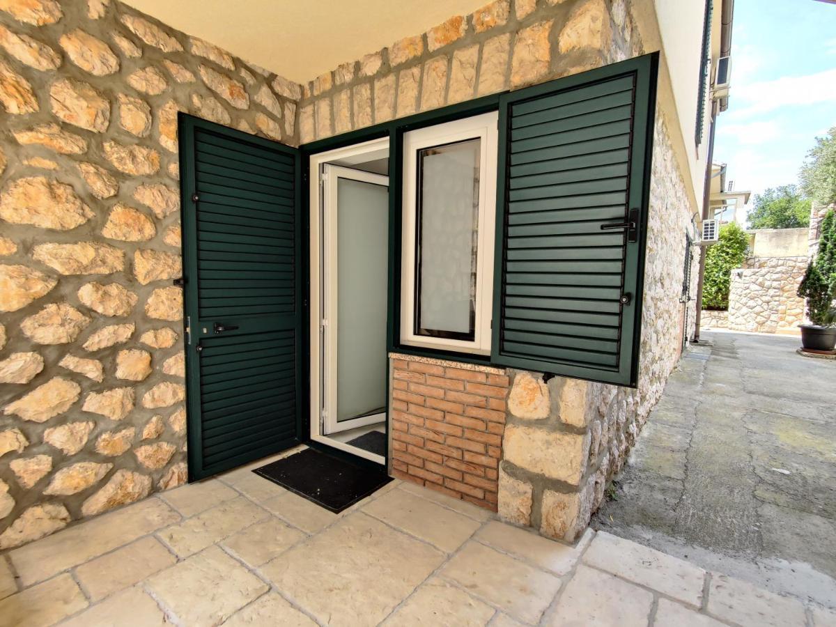 Biuk Apartments Novi Vinodolski Kültér fotó