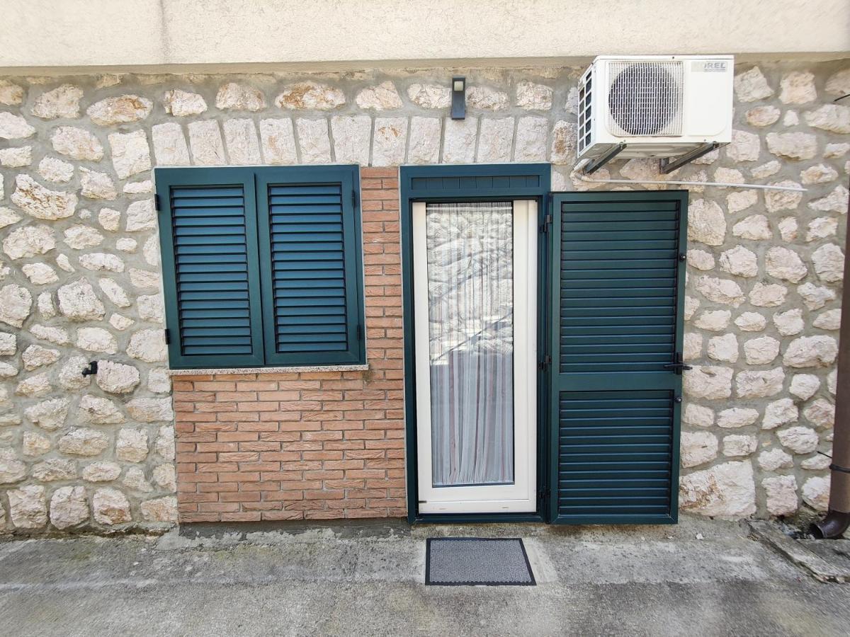 Biuk Apartments Novi Vinodolski Kültér fotó