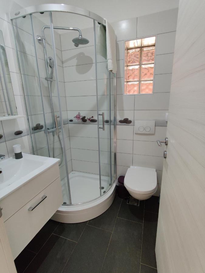 Biuk Apartments Novi Vinodolski Kültér fotó