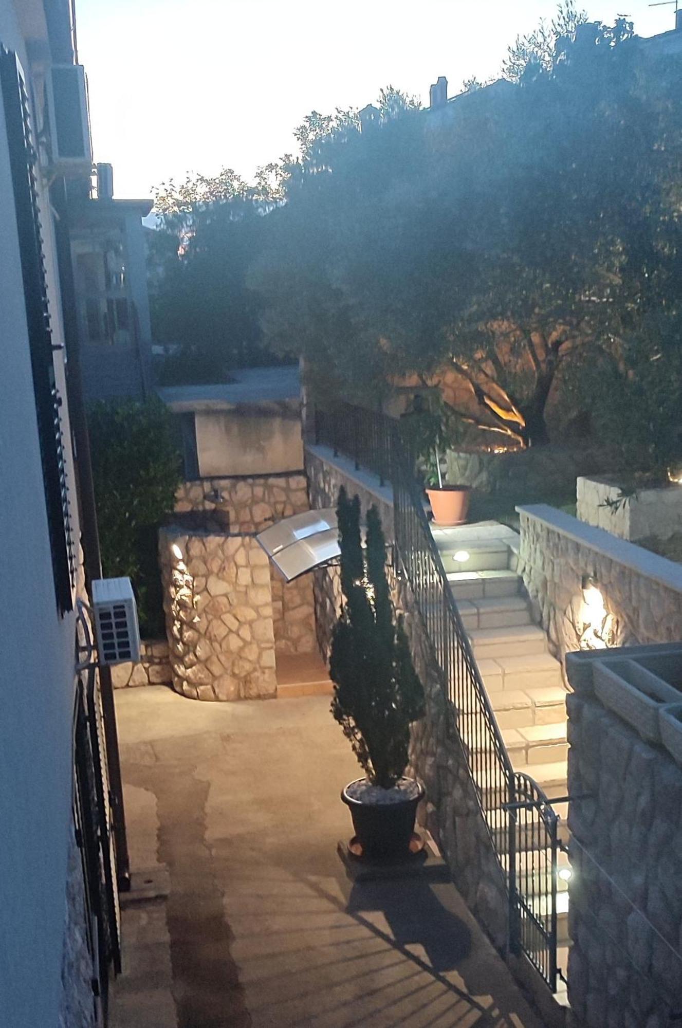 Biuk Apartments Novi Vinodolski Kültér fotó