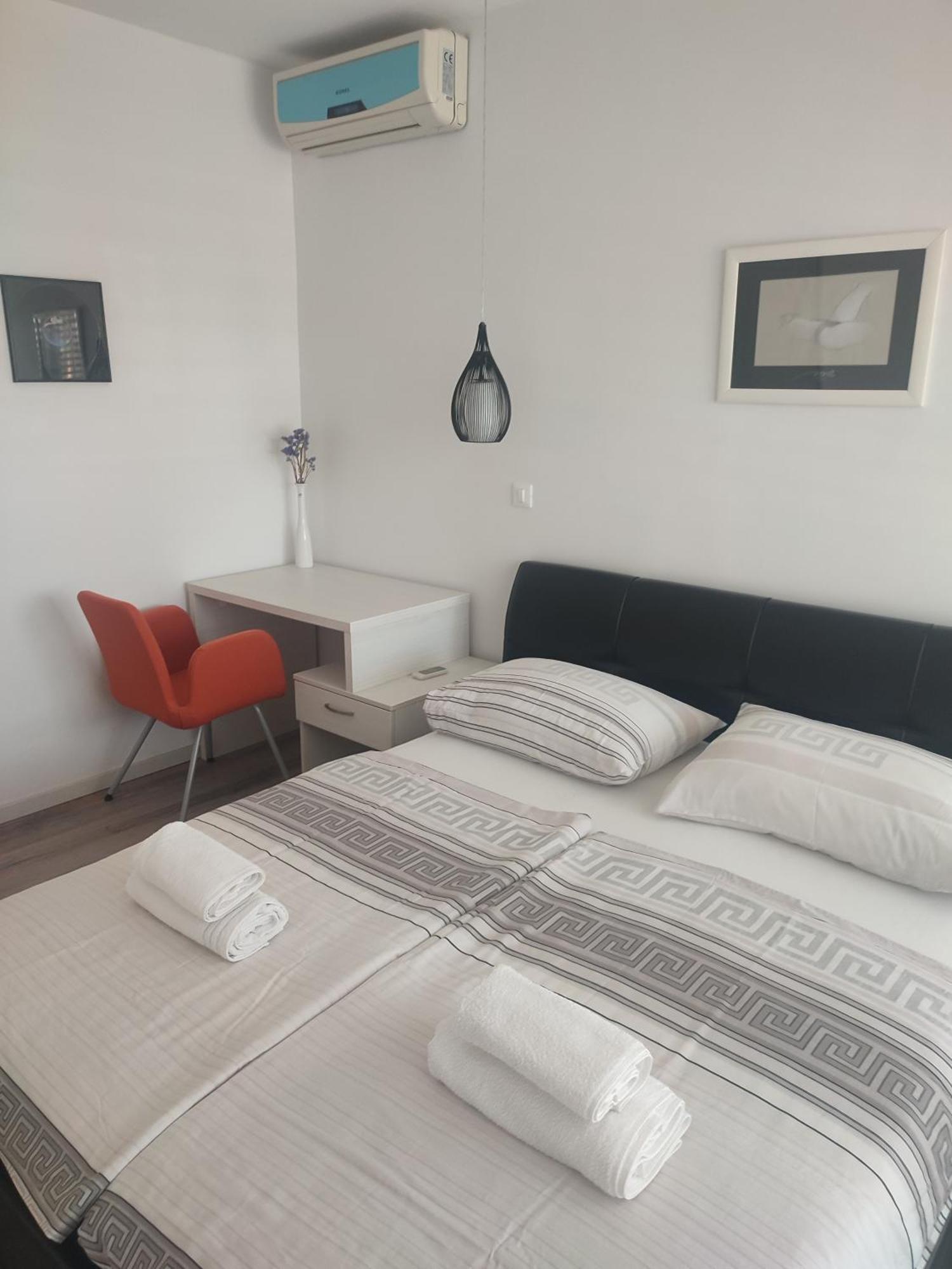 Biuk Apartments Novi Vinodolski Szoba fotó